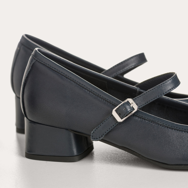 Kelly Heel Mary Janes in Smooth Leather