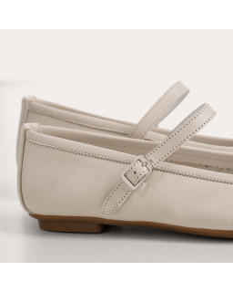 MARY JANES Honor in leather with elegant flanges