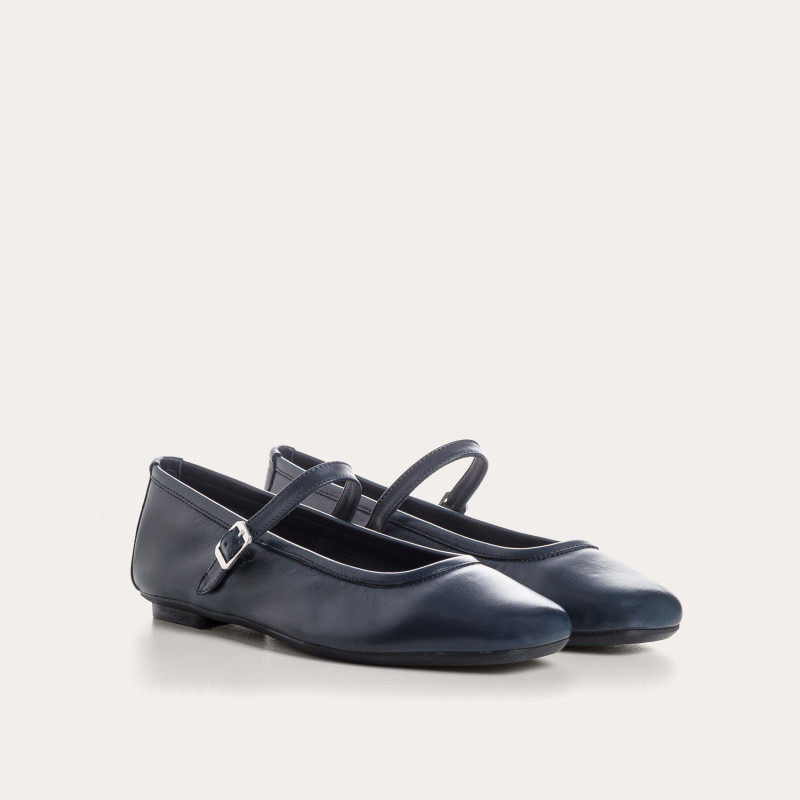 MARY JANES Honor in leather with elegant flanges