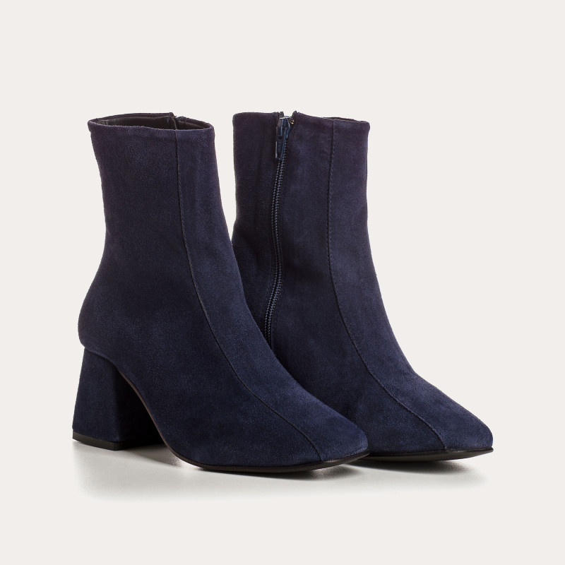 Bottines à talons en cuir velours